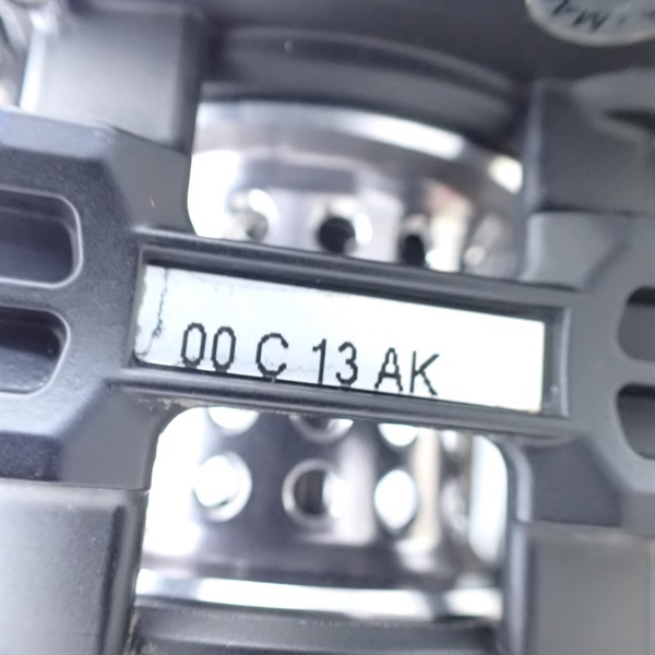 レボＬＴＺ ＡＥレーシング右